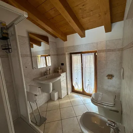 Adele House * Bellano