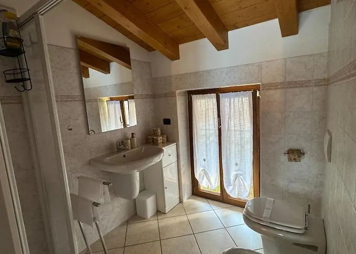 Adele House * Bellano