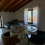 アパート Adele House ベッラーノ